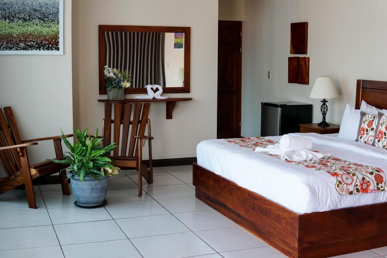 Puerta Del Cielo Quepos Hotel Екстериор снимка