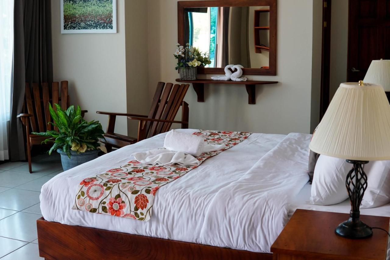Puerta Del Cielo Quepos Hotel Екстериор снимка