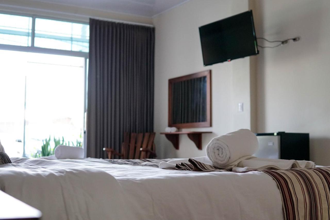 Puerta Del Cielo Quepos Hotel Екстериор снимка