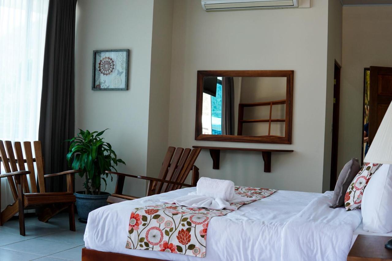 Puerta Del Cielo Quepos Hotel Екстериор снимка