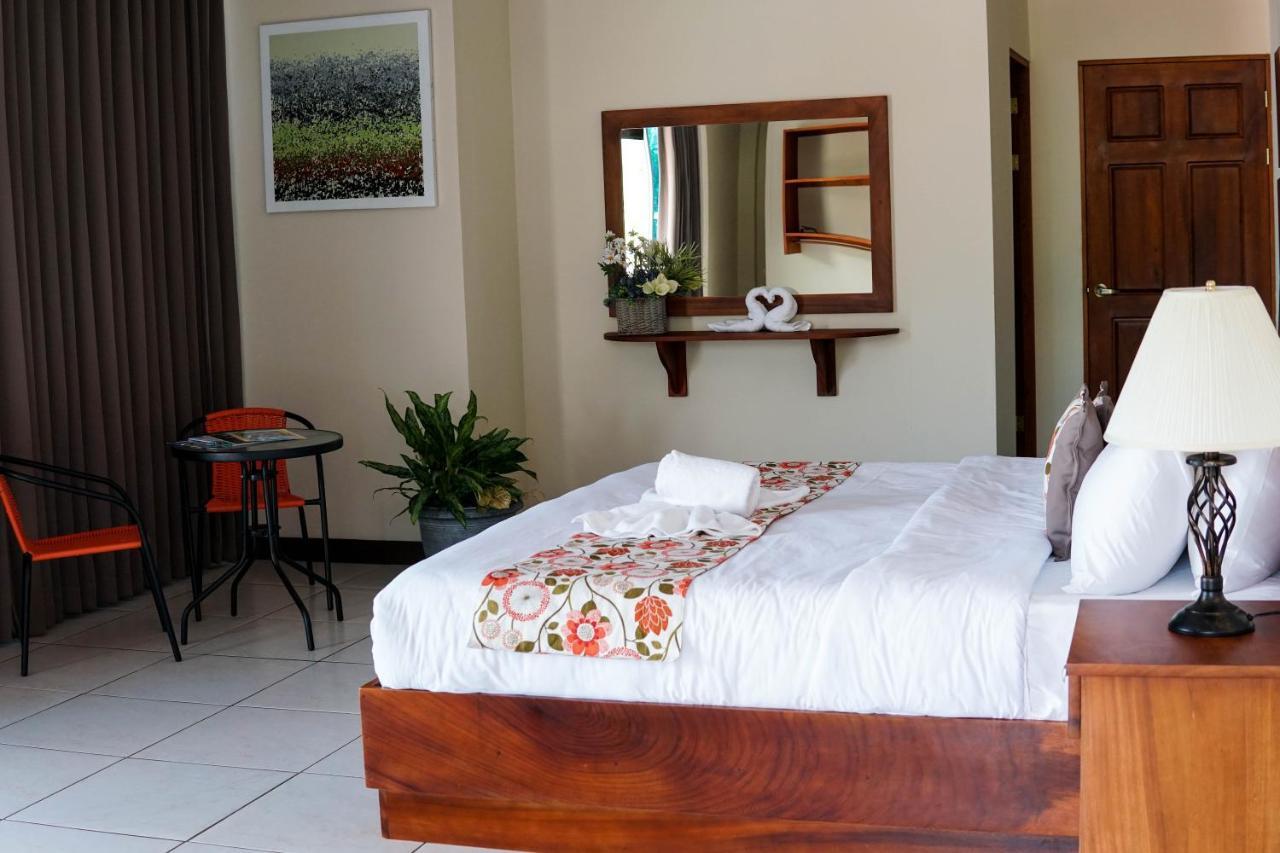Puerta Del Cielo Quepos Hotel Екстериор снимка