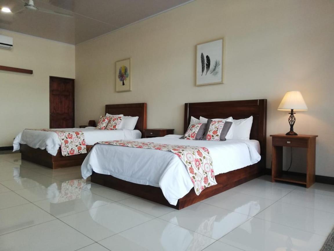 Puerta Del Cielo Quepos Hotel Екстериор снимка